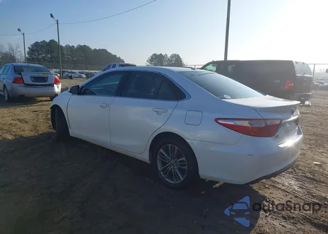 2015 Toyota Camry Se z USA, uszkodzony, nr VIN 4T1BF1FK0FU082508
